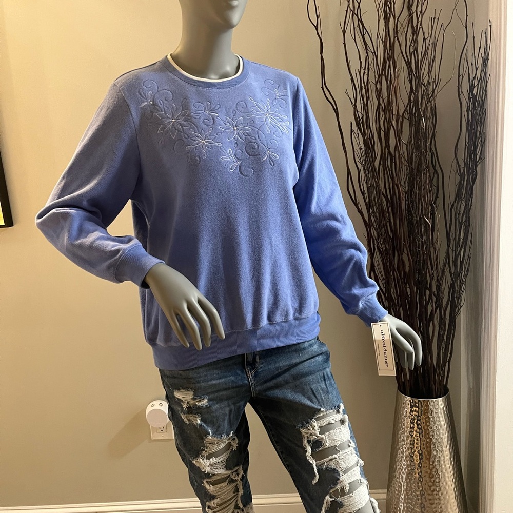 Sweater - Picture 5 of 5